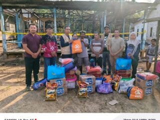 Pasca-Kebakaran di Mekar Mulya Kuranji, BPBD Tanah Bumbu Gerak Cepat Salurkan Bantuan Darurat