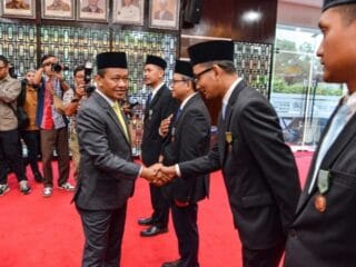 Direktur Pertamina Patra Niaga Hari Purnomo Raih Satyalancana Pembangunan 2025