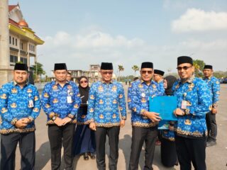 Pimpin Apel HKN di Kotabaru, Kepala BKN Serahkan Penghargaan dan Dorong Kinerja ASN